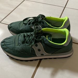 Saucony Jazz Green Sneakers - Like New!